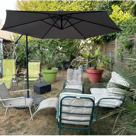 Studio Tout Confort Climatise Et Piscine - 2 P * Vaulx-en-Velin